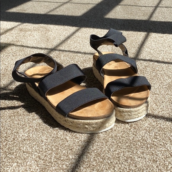 Platform Sandals - Picture 1 of 6